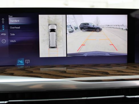 Used 2025 Cadillac Escalade ESV Sport Platinum w/ LPO, ONYX Package image 17