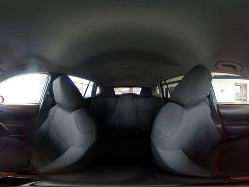 Used 2025 Toyota Corolla Cross LE image 41