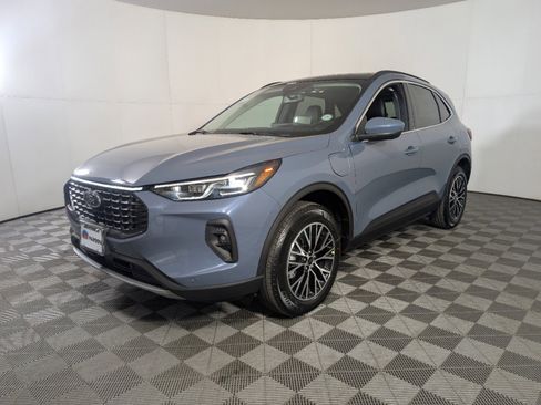 New 2025 Ford Escape SE w/ PHEV Premium Package image 3