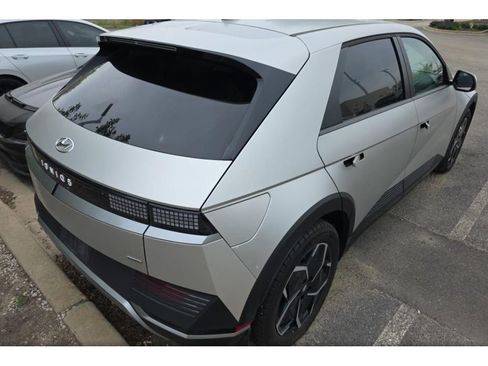 Used 2024 Hyundai Ioniq 5 SEL AWD/4WD image 3