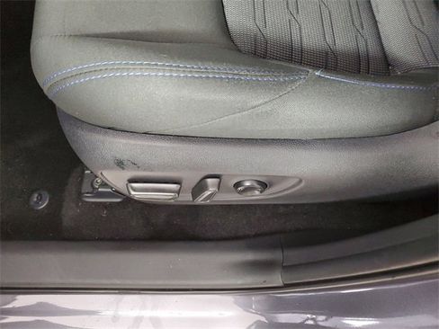 Used 2024 Toyota RAV4 SE image 23