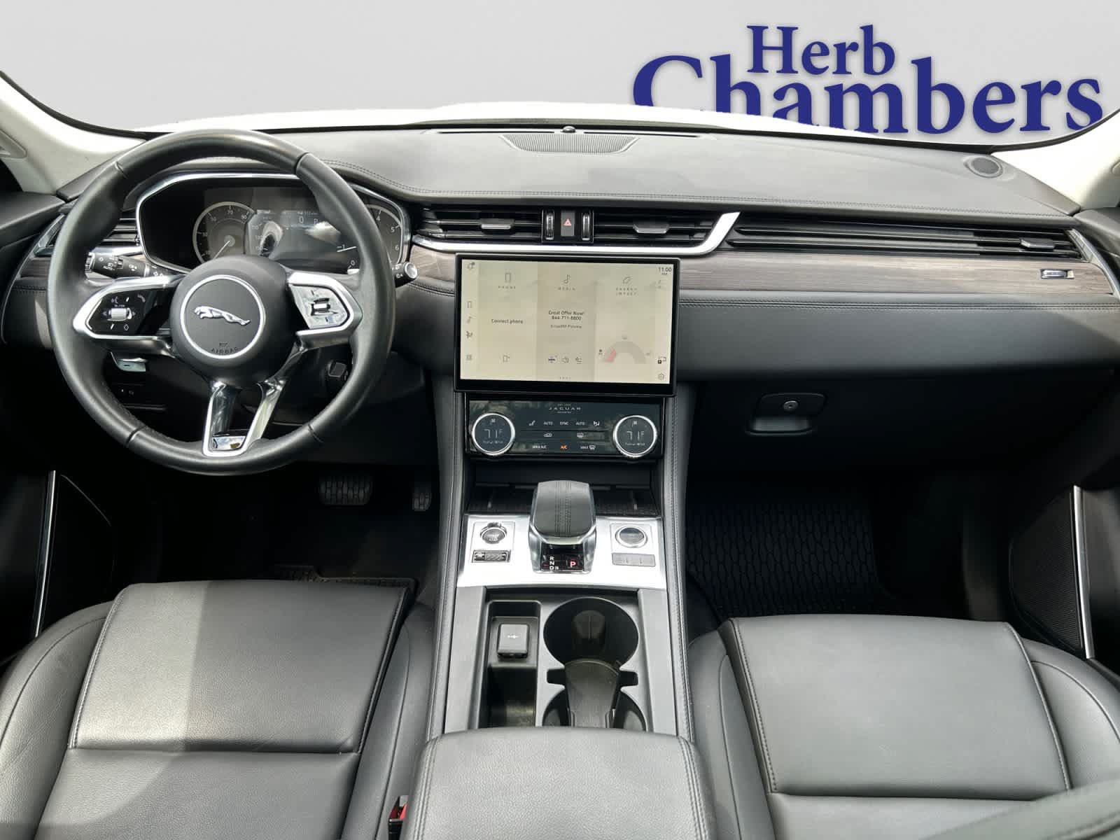Used 2023 Jaguar F-PACE AWD/4WD image 10