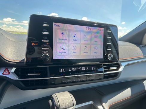 Used 2023 Toyota Sienna XSE AWD/4WD image 16