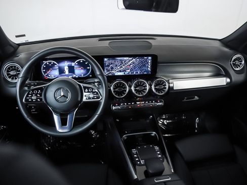 Certified 2023 Mercedes-Benz EQB 300 4MATIC image 18