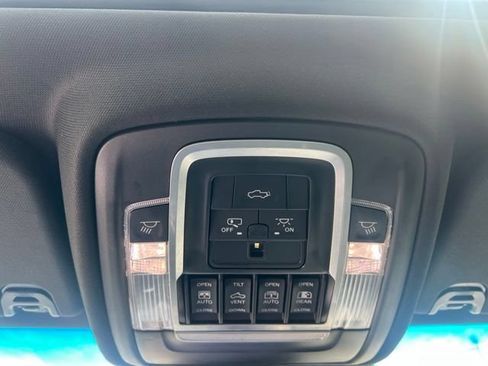 Used 2022 RAM 1500 Laramie w/ Sport Appearance Package AWD/4WD image 9