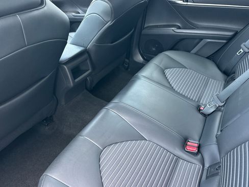 Used 2022 Toyota Camry SE FWD image 12
