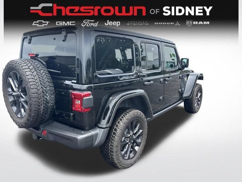 Used 2025 Jeep Wrangler Unlimited Sahara AWD/4WD image 5