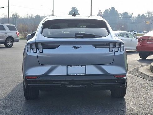Used 2022 Ford Mustang Mach-E Premium image 5