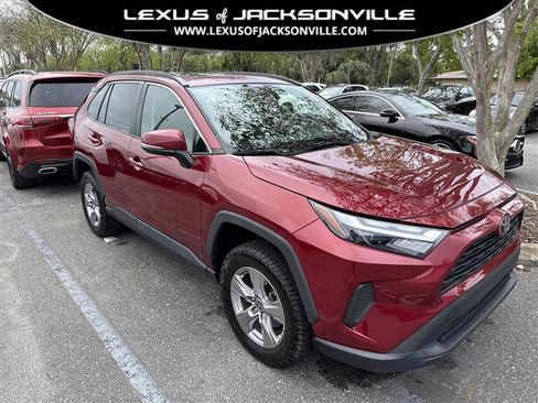 Used 2022 Toyota RAV4 XLE w/ Convenience Package image 1