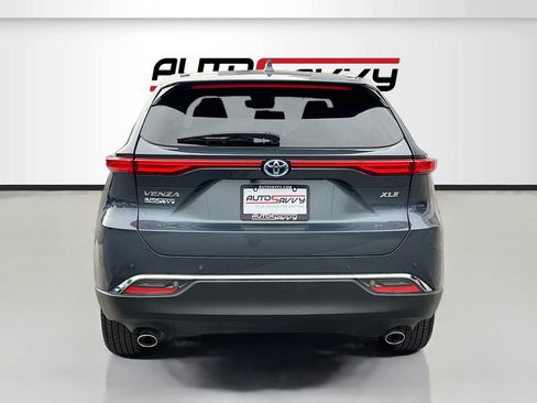 Used 2024 Toyota Venza XLE AWD/4WD image 6