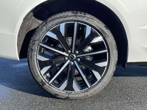 New 2026 Volvo XC60 B5 Ultra w/ Protection Package Premier image 30
