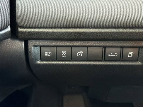 Used 2025 Toyota Camry LE FWD image 38