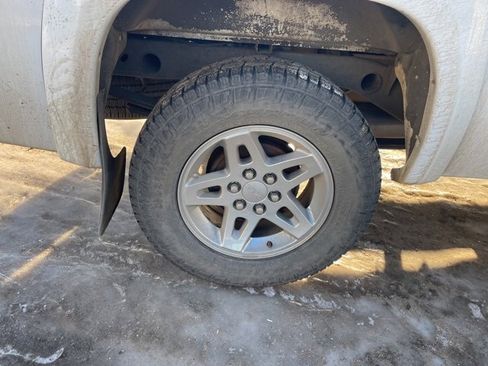 Used 2008 GMC Sierra 1500 SLE w/ All-Terrain Package image 9