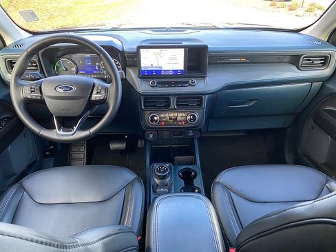 Certified 2024 Ford Maverick Lariat w/ Black Appearance Package image 26