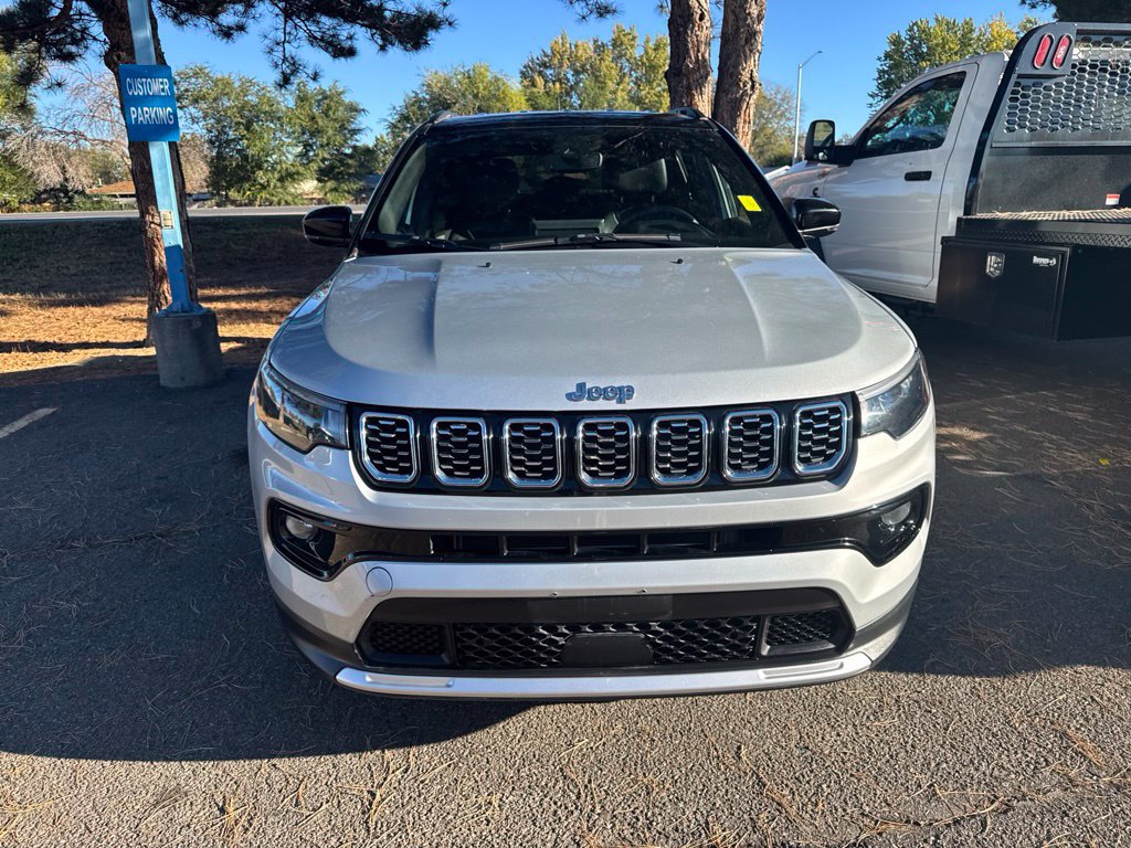 Used 2025 Jeep Compass Limited AWD/4WD image 3