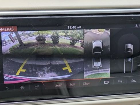 Used 2018 Land Rover Range Rover HSE AWD/4WD image 12