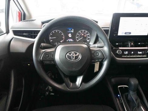 Used 2025 Toyota Corolla LE FWD image 21