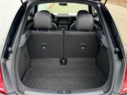 Used 2013 Volkswagen Beetle 2.5 image 18