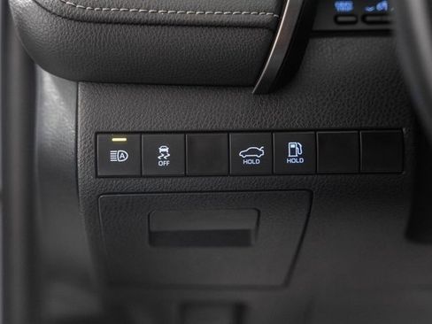 Used 2024 Toyota Camry SE image 36