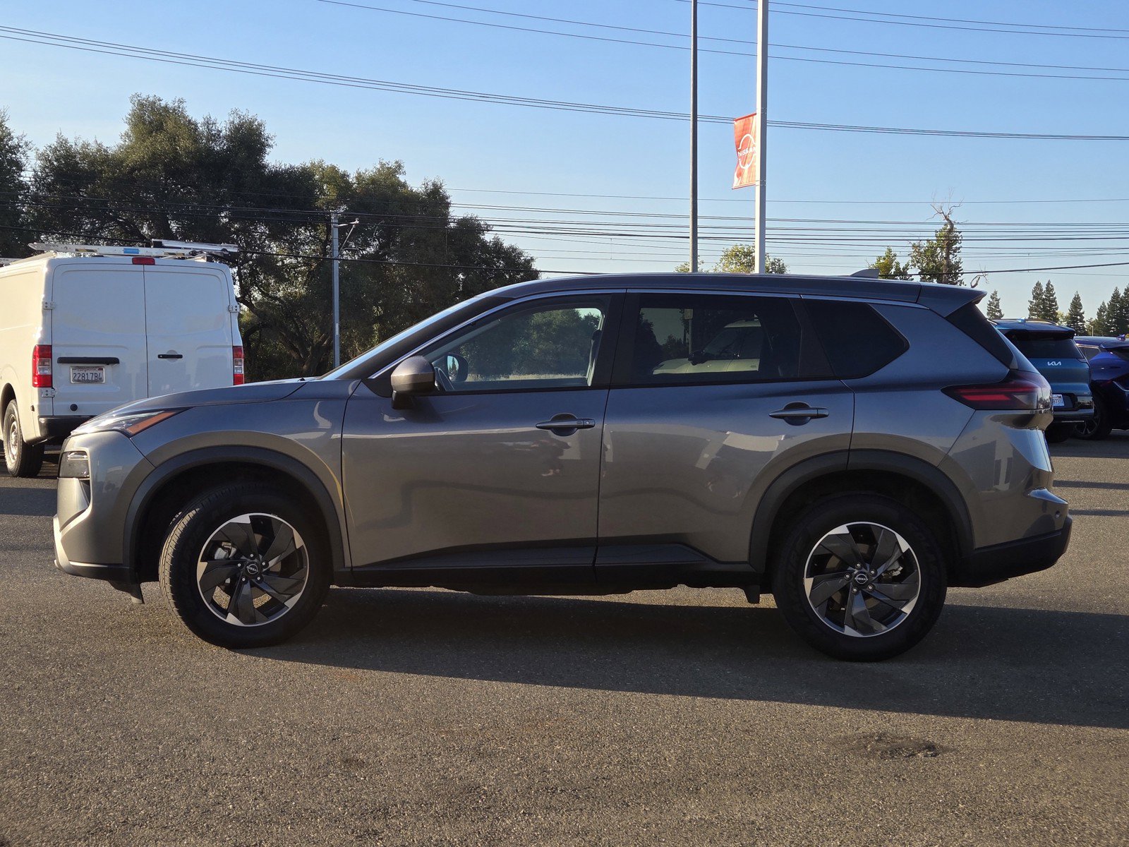 Certified 2025 Nissan Rogue SV AWD/4WD image 7