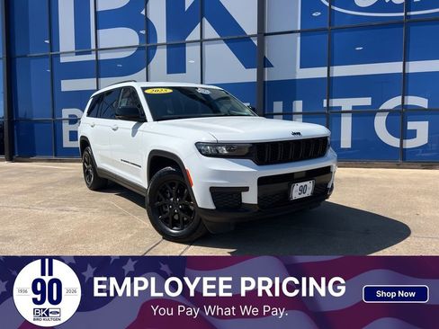 Used 2025 Jeep Grand Cherokee L Altitude RWD image 1
