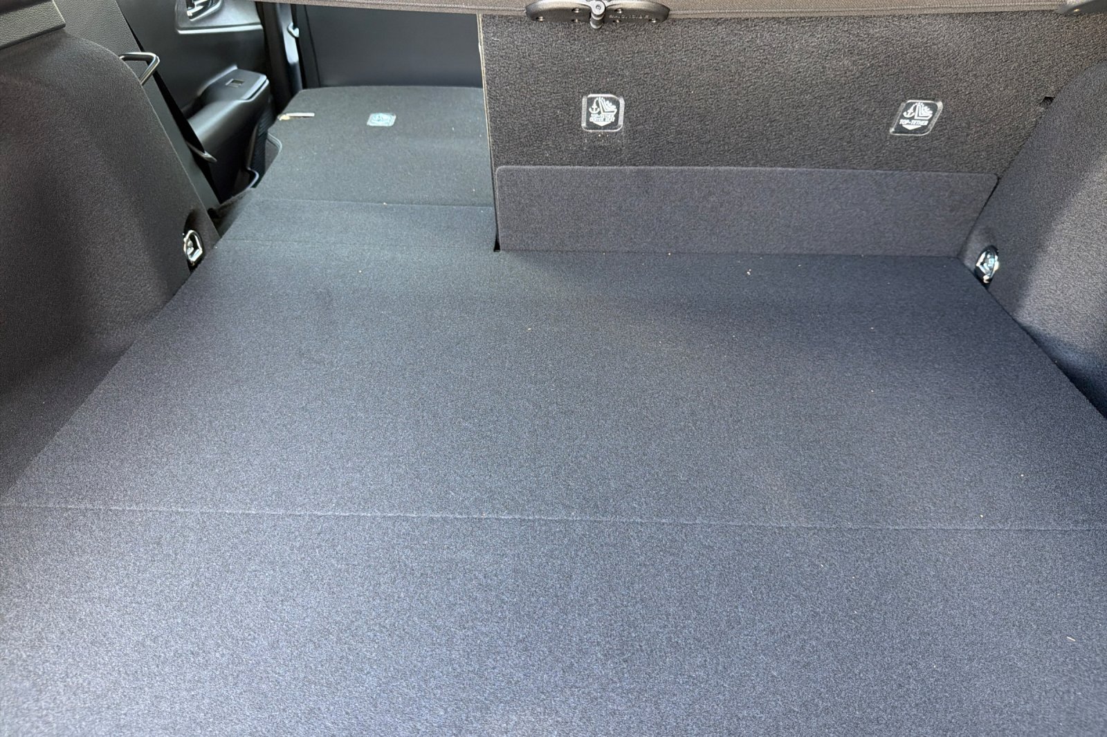 New 2027 Toyota Prius Plug-In Hybrid FWD image 18