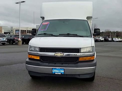 Used 2019 Chevrolet Express 3500 w/ Power Convenience Package image 3