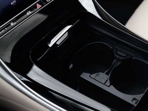 Used 2026 Mercedes-Benz C 300 4MATIC Sedan image 24