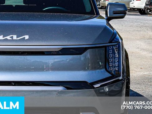 Used 2024 Kia EV9 Land image 16