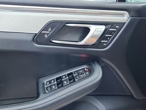 Used 2020 Porsche Macan Turbo image 16