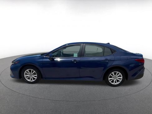 Used 2025 Toyota Camry LE FWD image 10