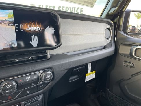 New 2026 Jeep Gladiator Sport image 28