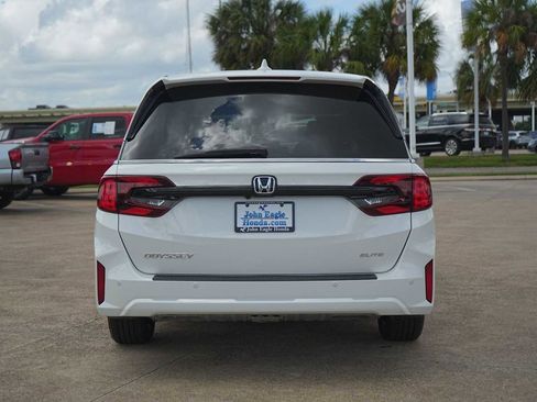 Used 2026 Honda Odyssey Elite image 5