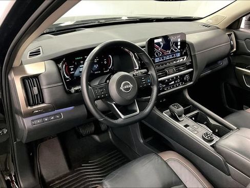 Used 2022 Nissan Pathfinder Platinum AWD/4WD image 16