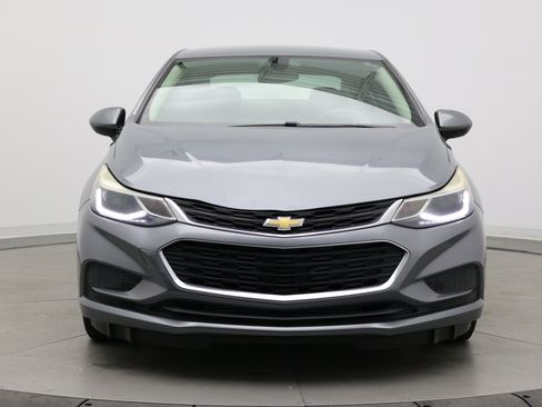 Used 2018 Chevrolet Cruze LT FWD image 2