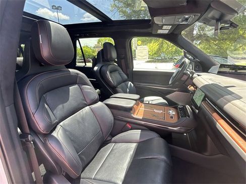 New 2025 Lincoln Navigator L Black Label image 27
