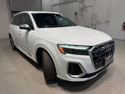 Used 2025 Audi SQ7 Prestige image 3