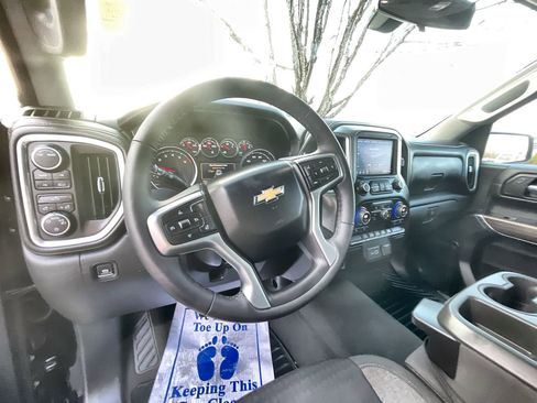 Used 2022 Chevrolet Silverado 1500 LT image 10