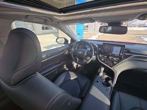 Used 2024 Toyota Camry XSE w/ Navigation Package image 17