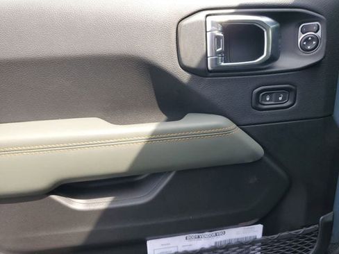 New 2025 Jeep Gladiator Mojave image 24