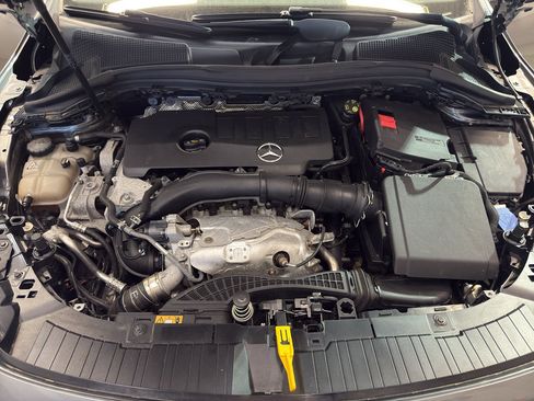 Used 2021 Mercedes-Benz GLA 250 4MATIC image 31