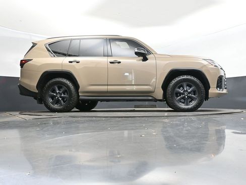 Used 2025 Lexus LX 700h Overtrail image 47