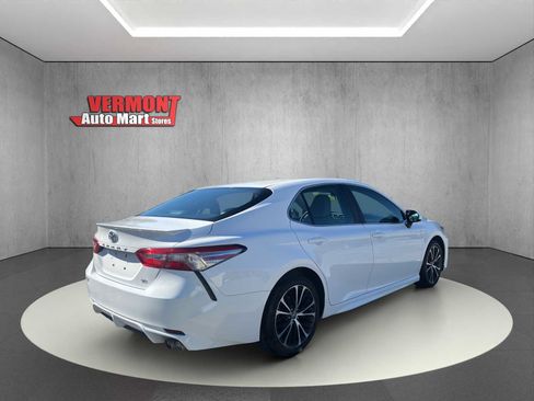 Used 2018 Toyota Camry SE FWD image 8
