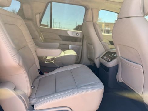 Used 2021 Lincoln Navigator L Reserve w/ Luxury Package image 9