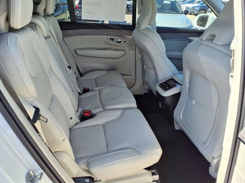 New 2026 Volvo XC90 B6 Ultra image 10
