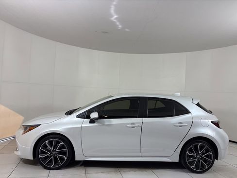 Used 2022 Toyota Corolla XSE FWD image 2