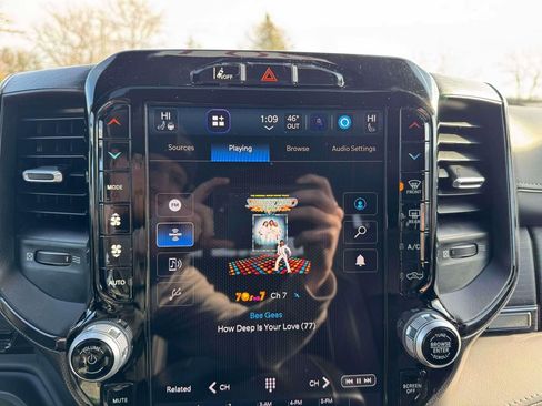 Used 2024 RAM 2500 Limited image 28