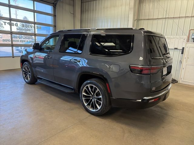 Used 2024 Jeep Wagoneer Series II w/ Premium Group I AWD/4WD image 7
