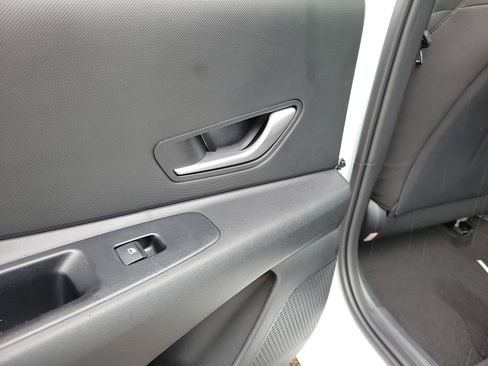 New 2026 Hyundai Elantra SE FWD image 13