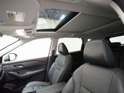 Certified 2023 Nissan Rogue SL w/ SL Premium Package image 32